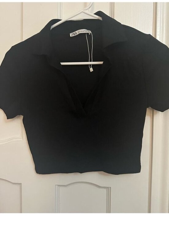 Tops - Crop Top V neck with Collar, Size M